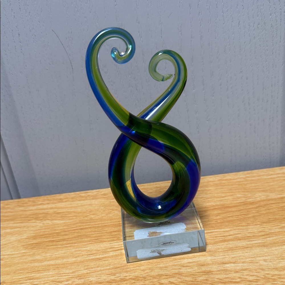 Elegant Twisting Glass Sculpture in Blue and Green - Picture 5 of 17